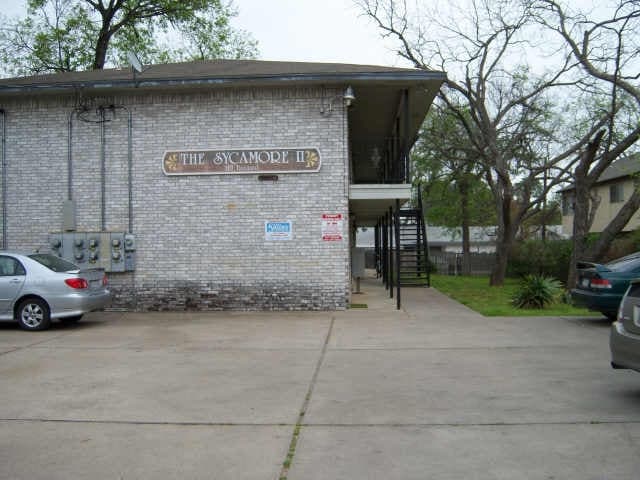 Building Photo - Bernard Street Apts