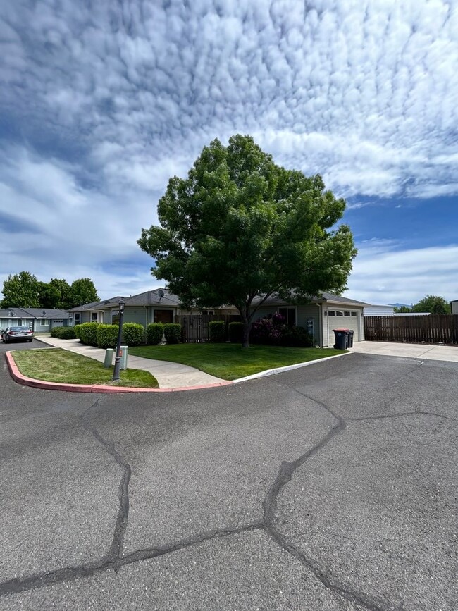 Photo - Coming Soon!!Three Bedroom for lease in Me...