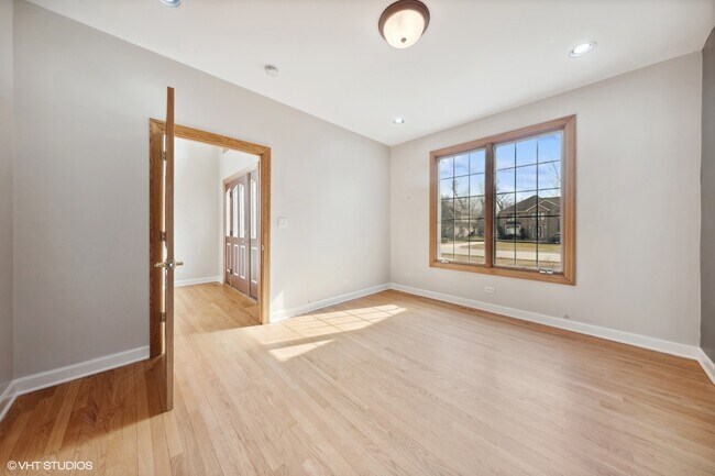 Photo - 17W234 Massel Ct