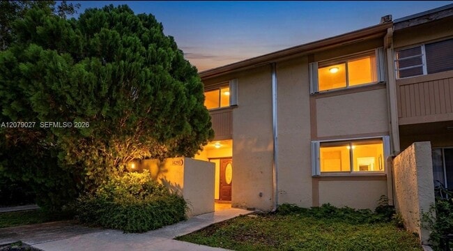 Building Photo - 14295 Kendale Lakes Cir