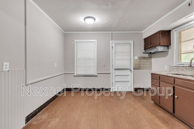 Photo - 800 Lydgate Rd