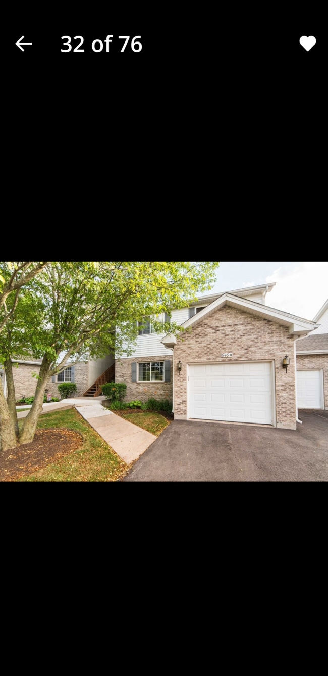 Lower level condo with garage parking and ramp to entry - 949 Constance Ln Unidad B Rental