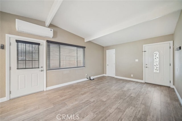 Photo - 706 Woodgate St