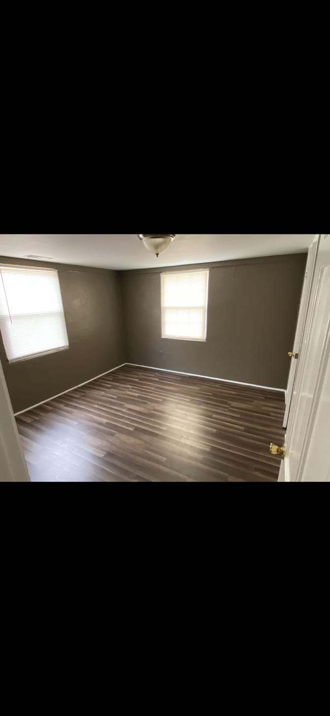 Photo - Hillsboro Unit 4951