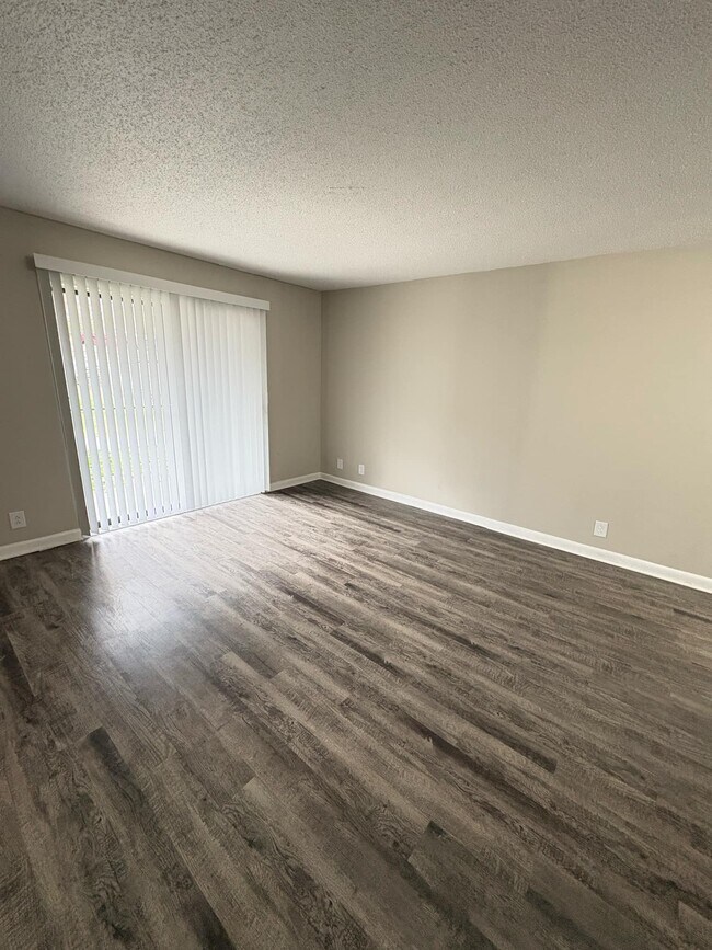1 Bed Entrance - Horizon Park Apartments