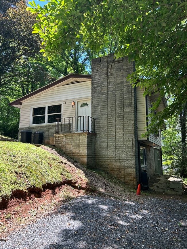 Building Photo - 62 Cullowhee Heights Rd Unit 62 Cullowhee Heights Upper