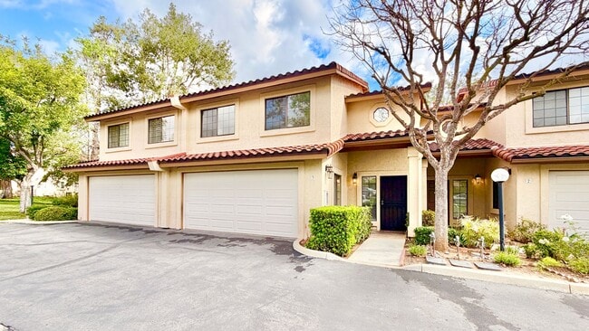 Building Photo - Beautifully Updated Two-Story Townhome on the Pala Mesa Golf Course in Fallbrook!
