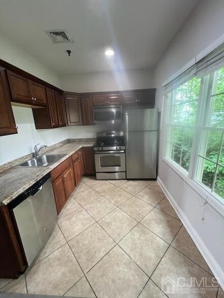 Photo - 495 Avenel St Unit 1