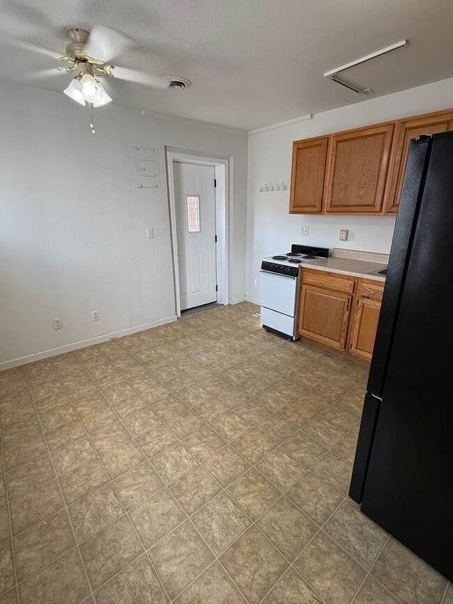Photo - 126 S Main St Unit Upstairs Apartment