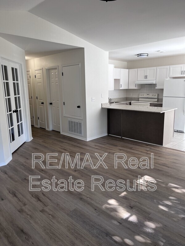 Photo - 1607 Timberline Dr