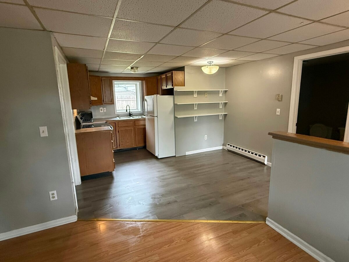 Photo - 250 W 5th St Unit Apt 2