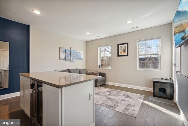 Photo - 4809 3rd St NW Unidad 4