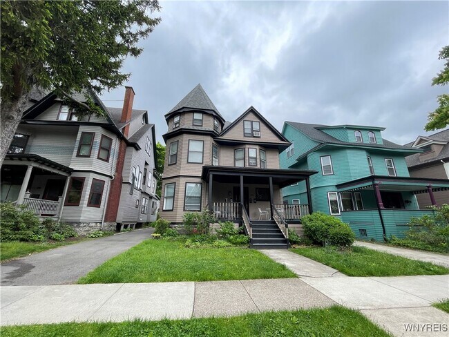 Building Photo - 182 Lancaster Ave Rental