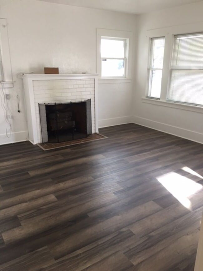 Photo - 2 B/R 1 B/A House in Marysville AVAILABLE NOW!