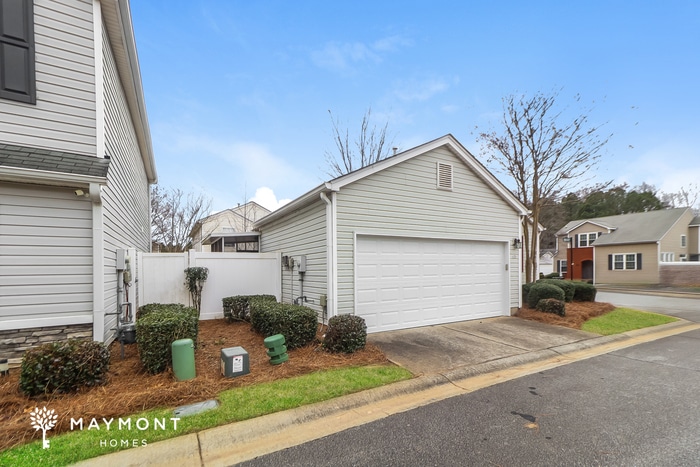 Photo - 671 Windcroft Cir NW