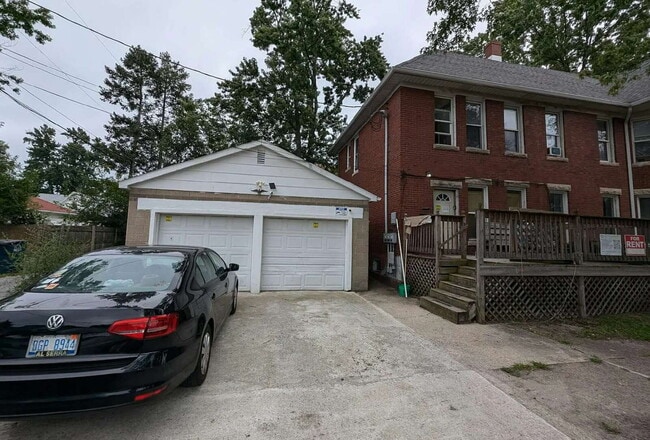 Building Photo - Affordable 1BR/1BA Apartment – Pet Friendly with Shared Yard Unit 3