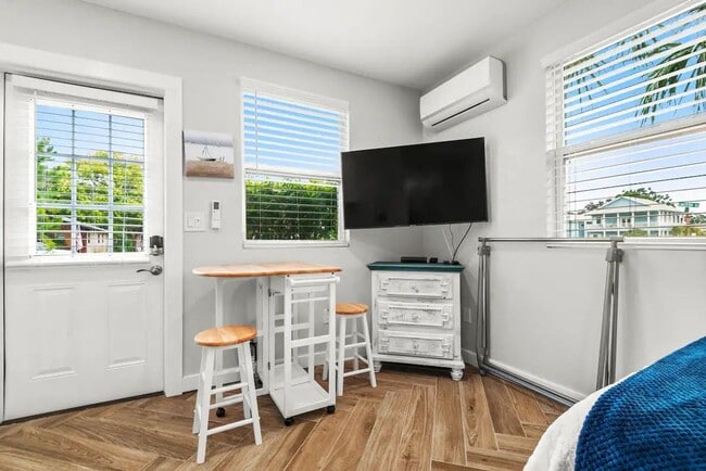 Photo - 403 Locklie St Unidad 403 B