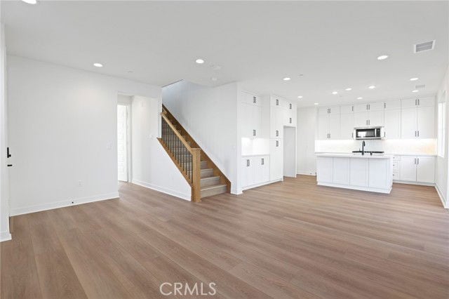 Photo - 922 Jasper St