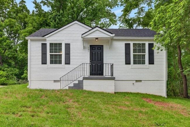 Building Photo - Renovated 2 bedroom home for rent Near Downtown Clarksville!