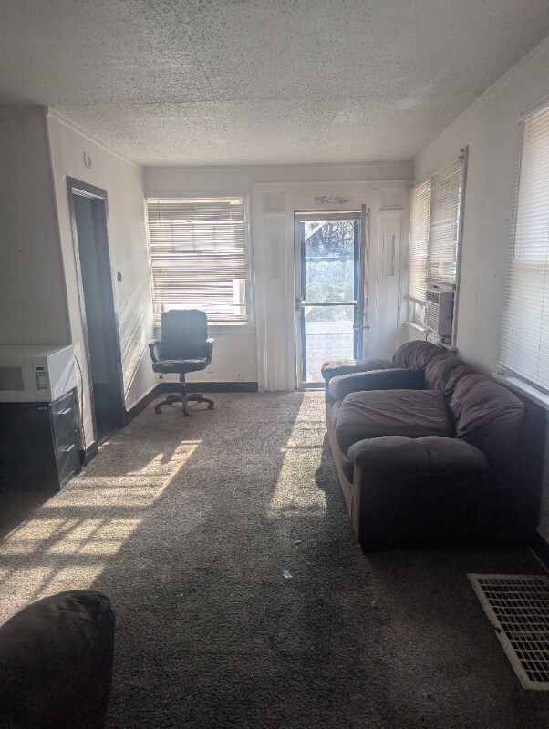 Photo - 2909 W Wyoming St