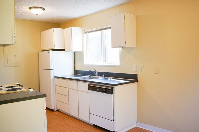 Photo - Close-in SE: Garden Level 1 Bdr w/ DW, Private Patio, & Parking! Unit 18