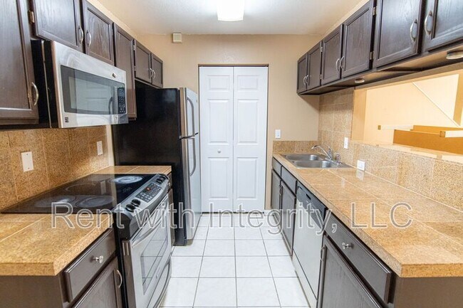 Photo - 2186 Timberwood Cir N