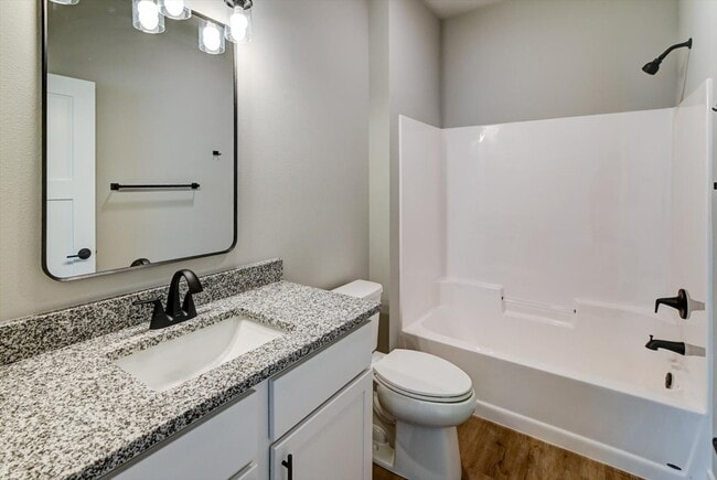 Photo - 2900 Blue Grass Dr