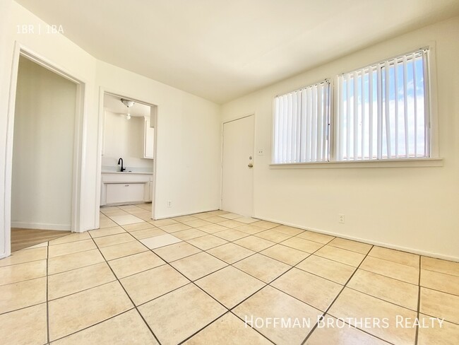 Photo - 1425 W Jefferson Blvd Unidad 1/2 Rental