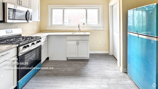 Building Photo - 3743 W Grand St Rental