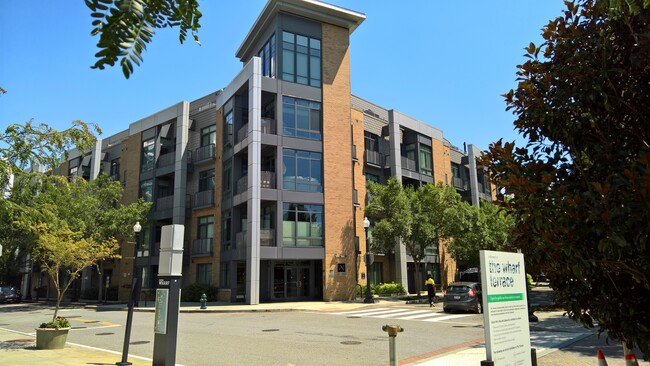 Building Photo - 525 Water St SW Unit 321