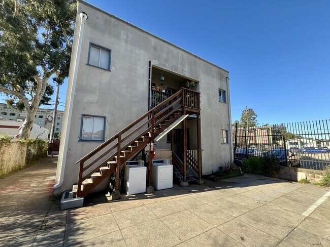 Photo - 520 49th St Unidad D