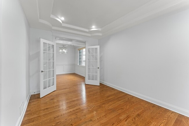 Photo - 9743 Oak Park Ave