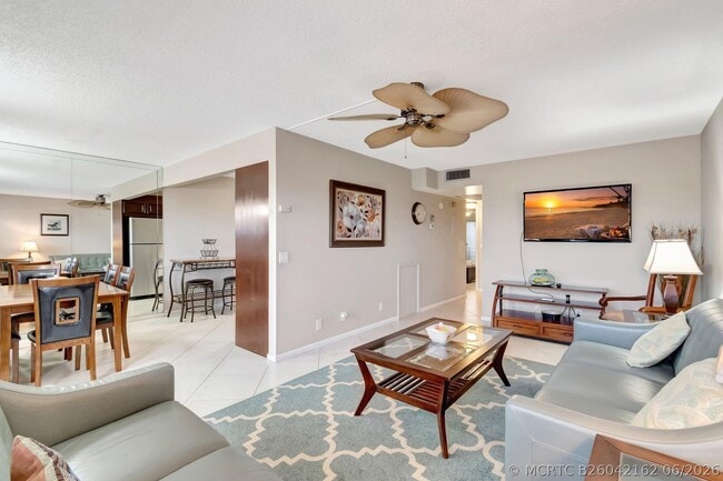 Building Photo - 4049 Wolverton C