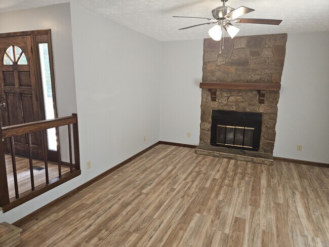 Photo - 5590 Bellflower St