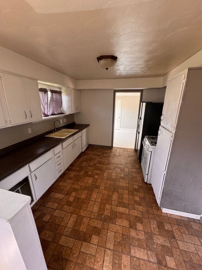 Photo - 3 Bed 1 Bath HOUSE