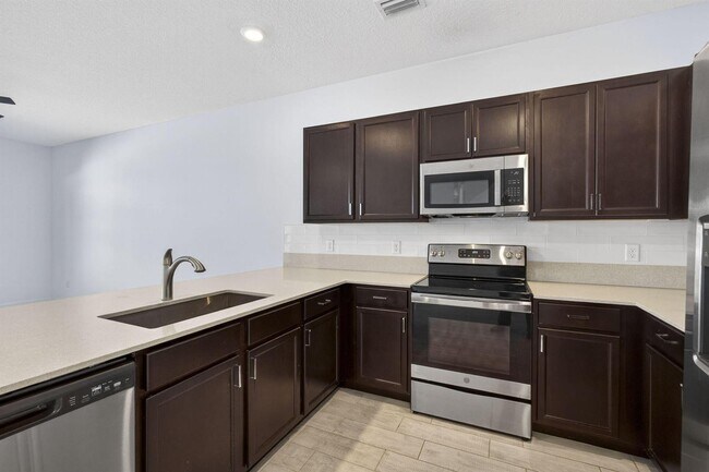 Photo - 4408 Hemlock Dr