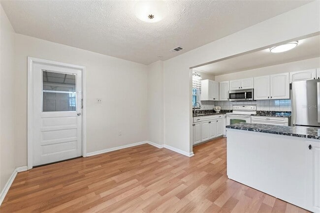 Photo - 2711 W Heiter St