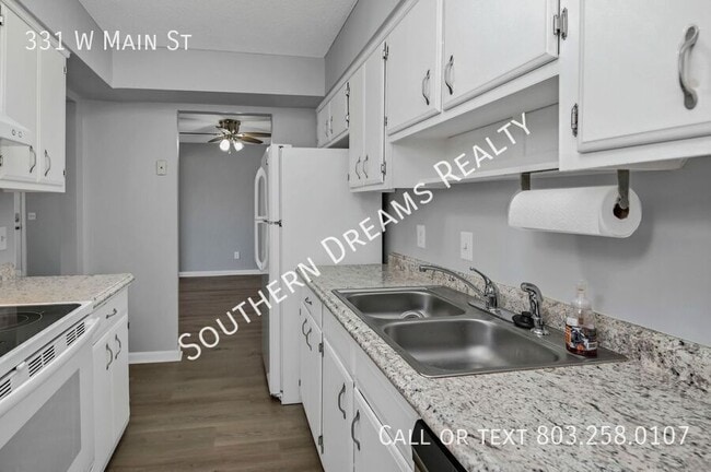 Photo - 331 W Main St