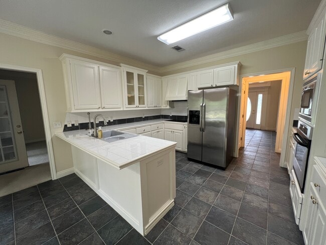 Photo - 5906 Winchester Dr