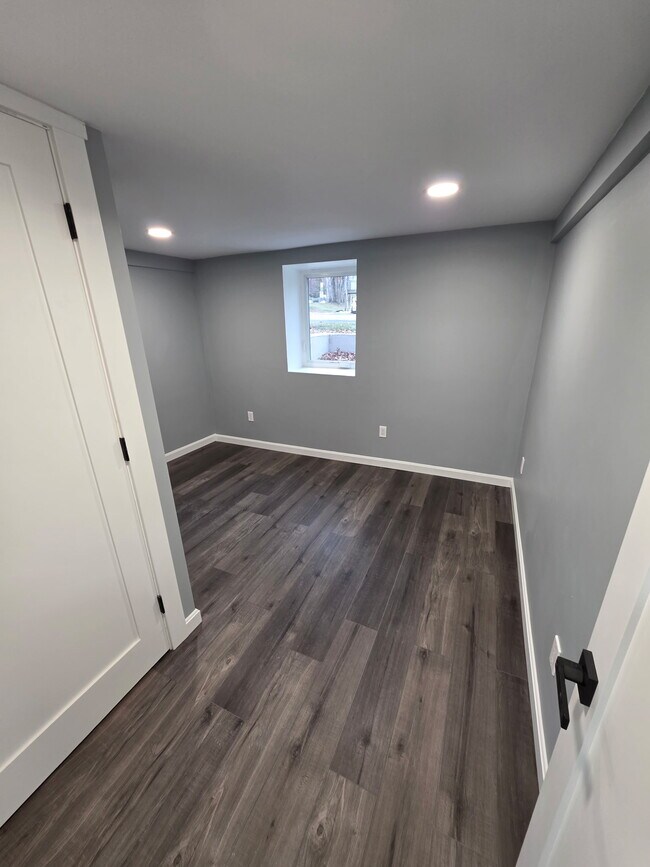 Photo - 1887 Washington Street Ext