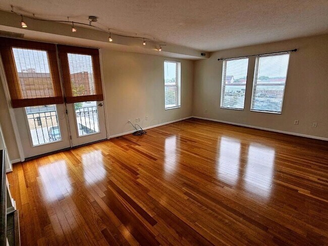 Photo - 120 E Mound St Unit 2