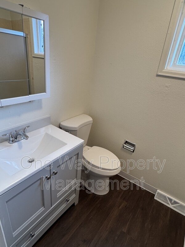 Photo - 2423 W 27th St