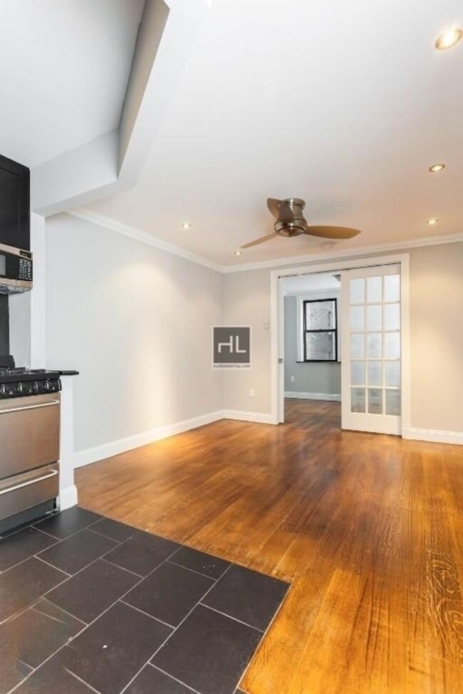 Photo - E 26TH ST. Unidad 5D