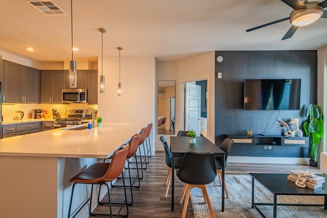 Photo - 15501 N Dial Blvd Unidad ID1388723P