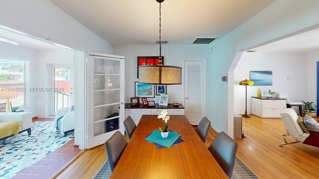 Photo - 951 NE 116th St