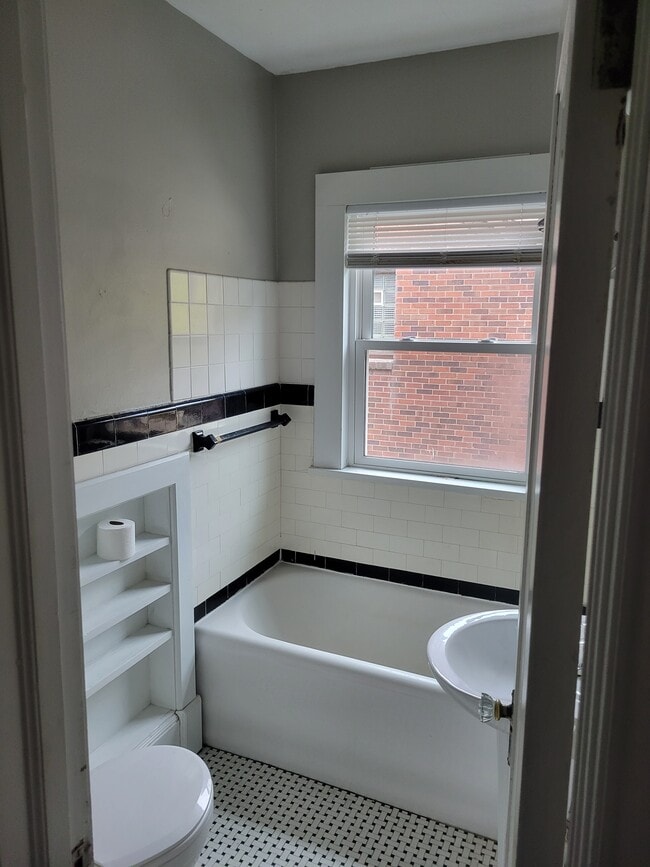 Photo - 612 29th St Unit 1