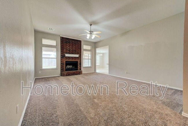 Photo - 720 E Elder Ln