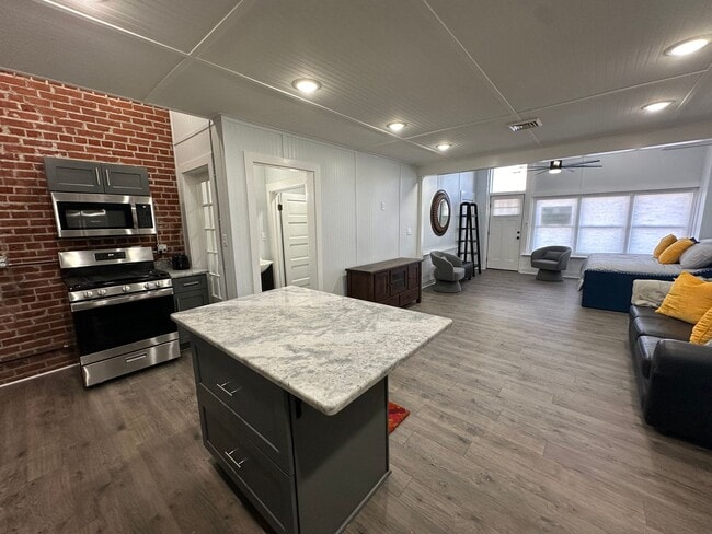 Photo - 1BR/1.5BA Downtown FURNISHED Apartment