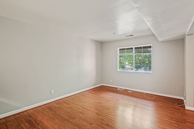 4906 Columbia Rd