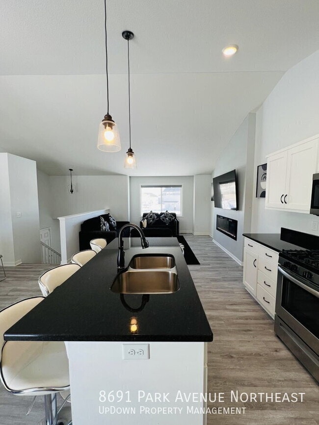 Photo - 8691 Park Ave NE